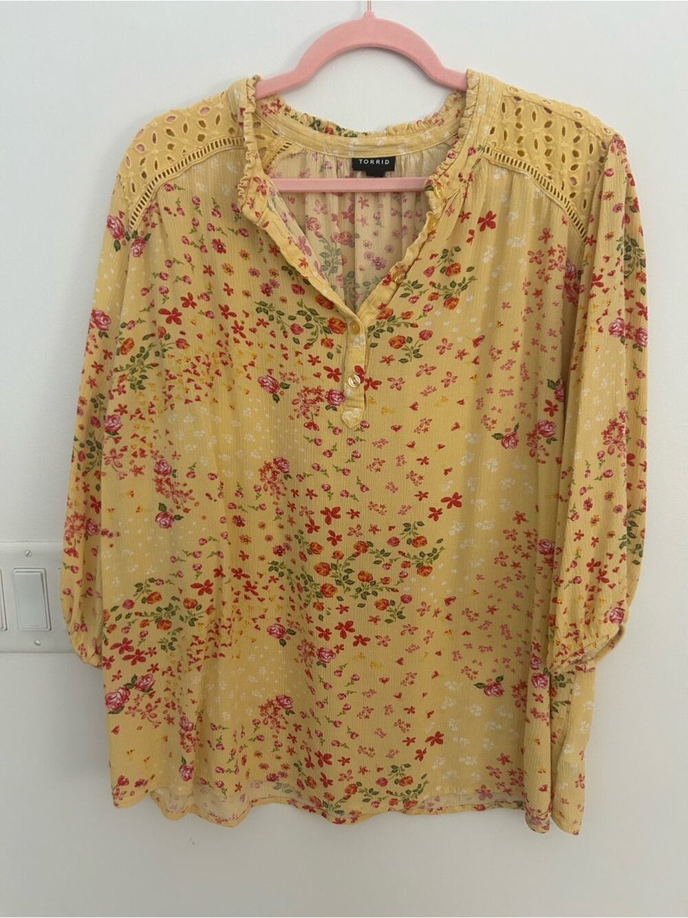 Torrid 2X Yellow Floral Eyelet Peasant Blouse Cottagecore Boho Romantic